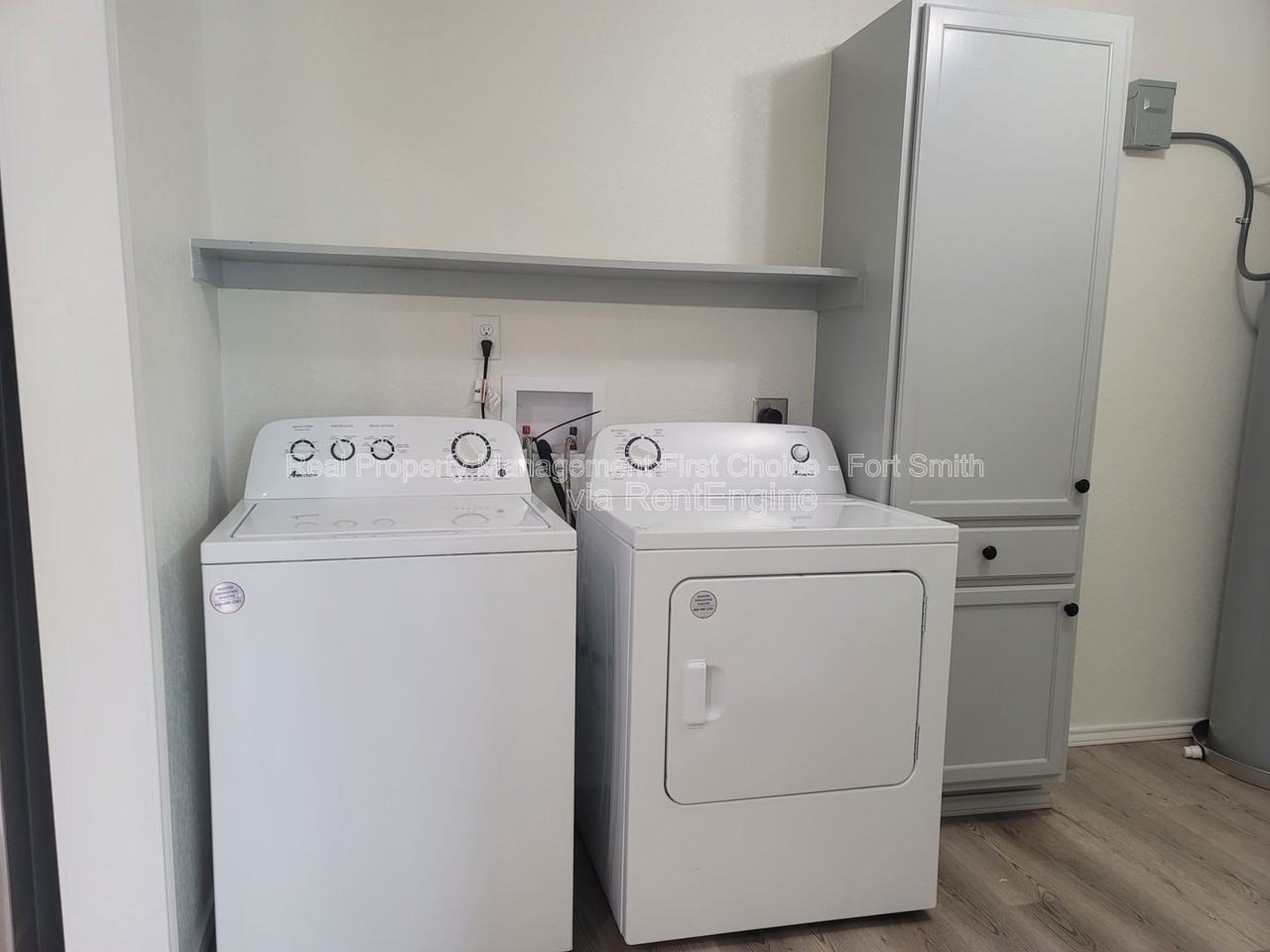 407 Hemlock St - Photo 7 of 17