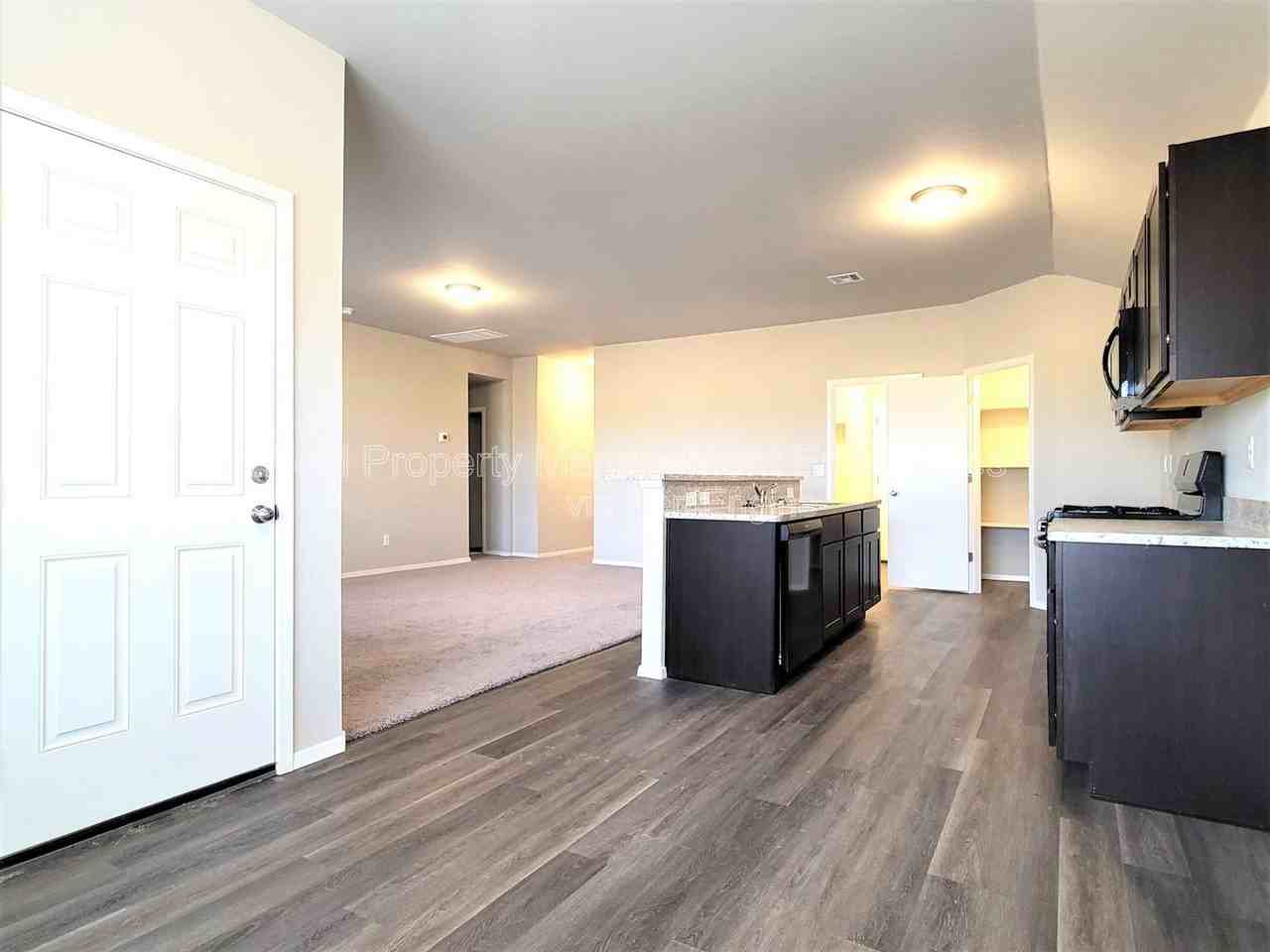 1408 Chuck Wagon Dr - Photo 7 of 20