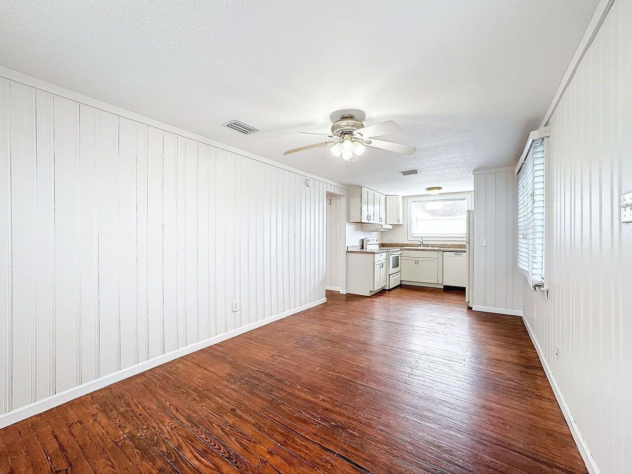 2649 1/2 Dartmouth Ave N - Photo 4 of 33