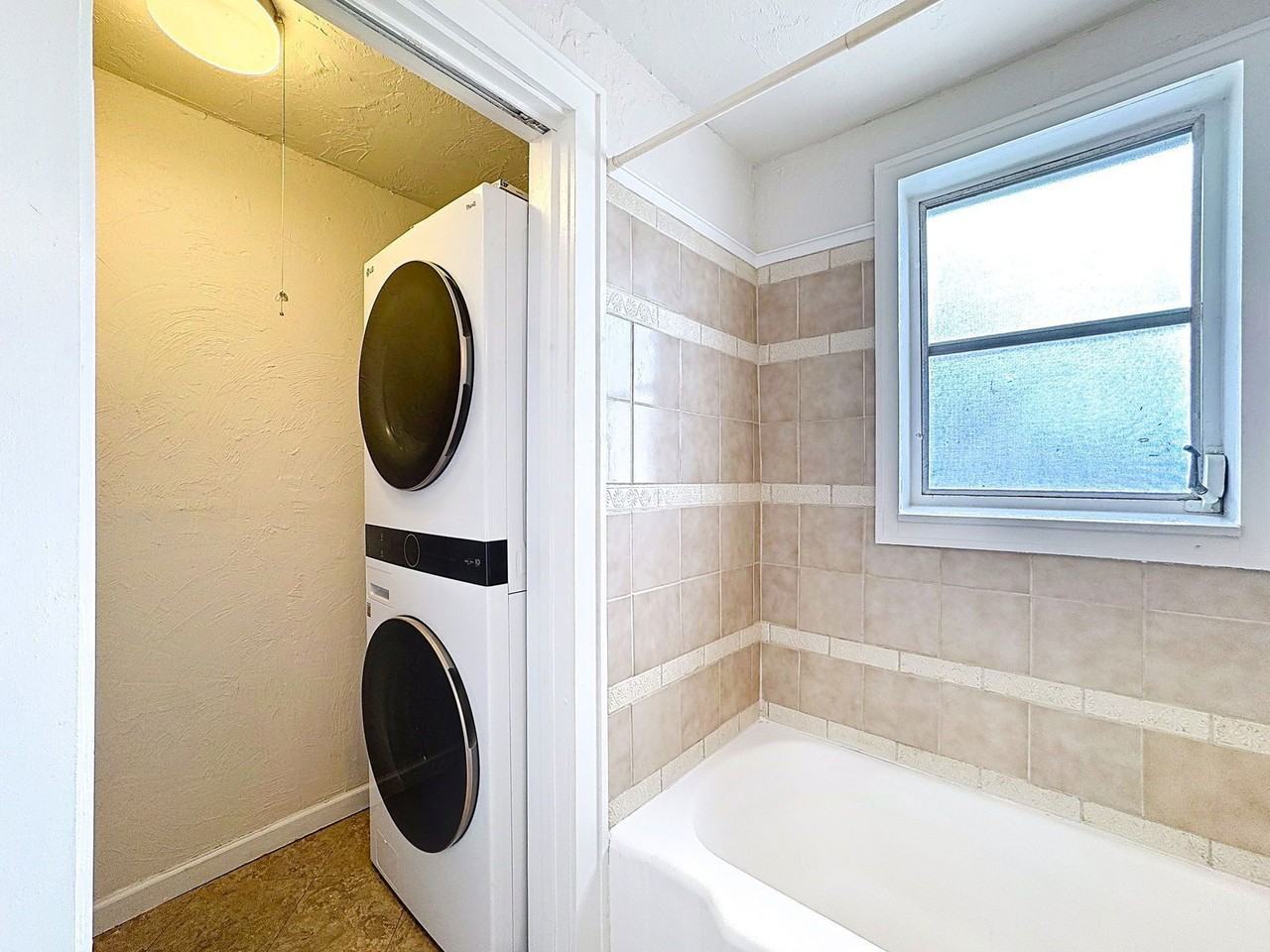 2649 1/2 Dartmouth Ave N - Photo 6 of 33