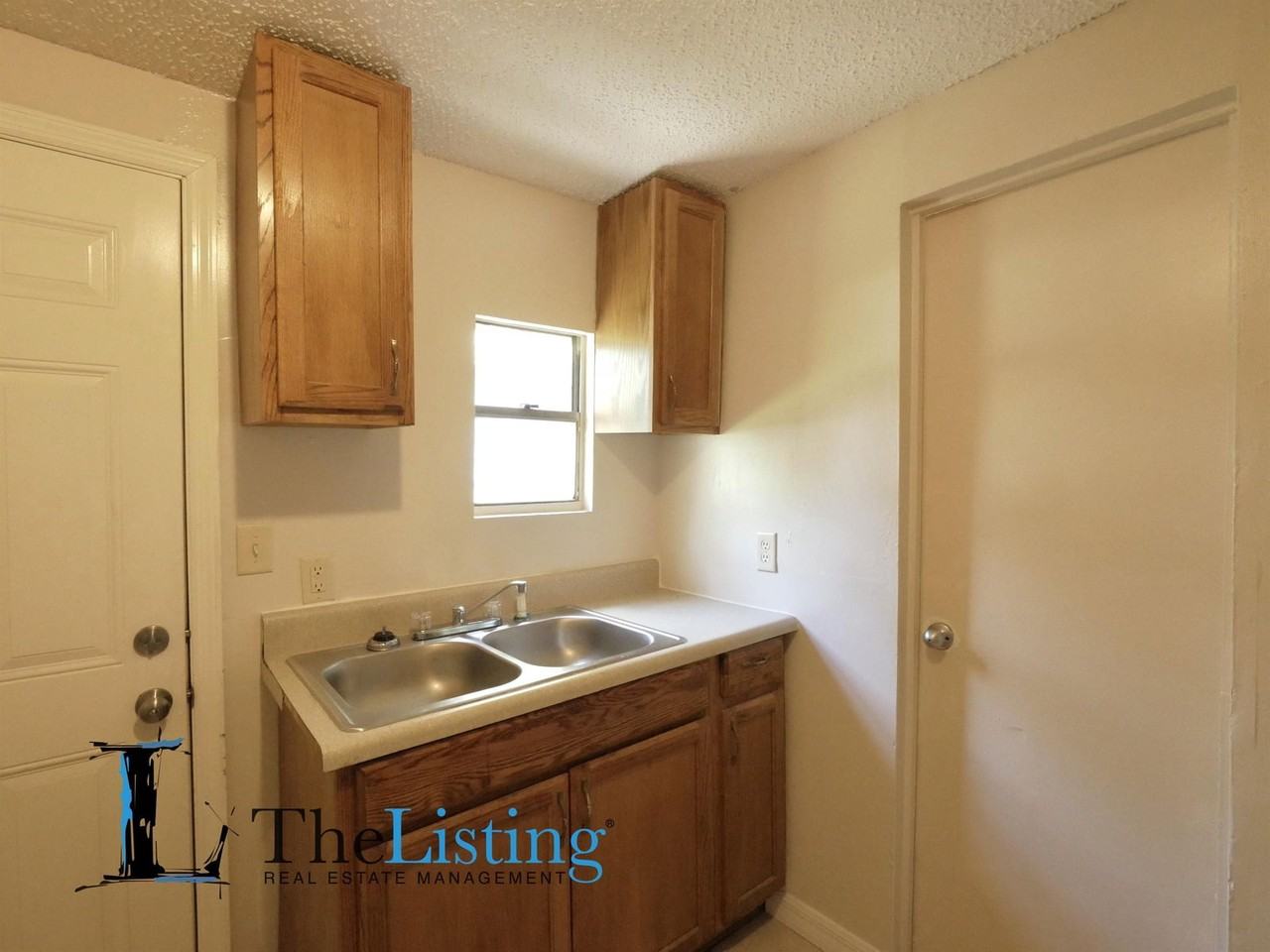 1005 Pine Ave #A - Photo 6 of 9