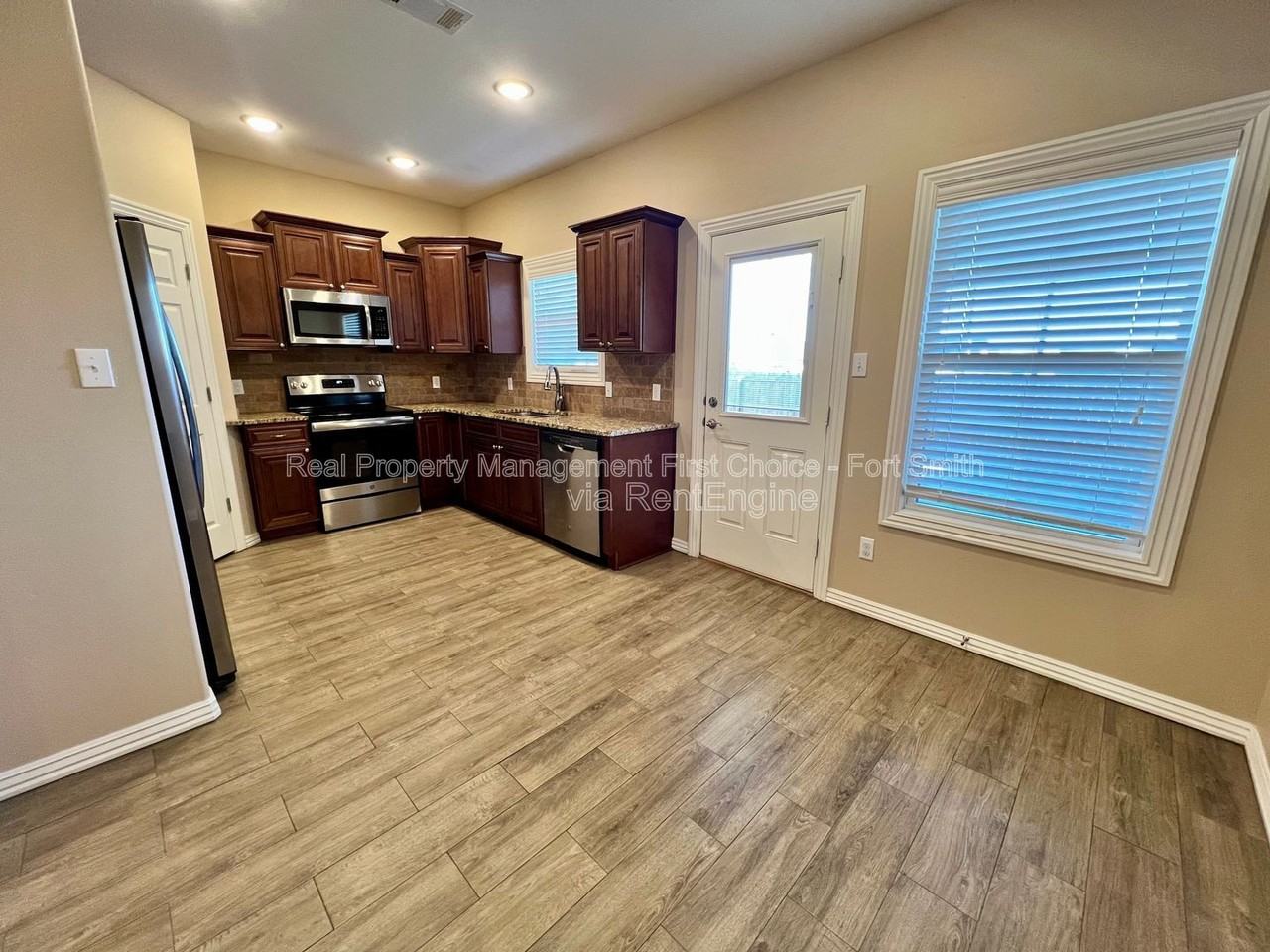 6709 Maribette Rd - Photo 4 of 19