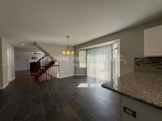 1041 Flora Lake Ct - Photo 7 of 33