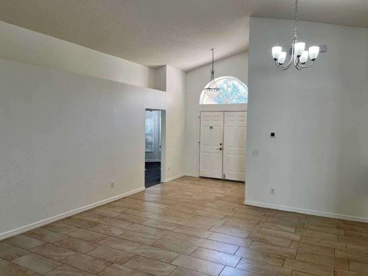 5721 Rywood Dr - Photo 3 of 21