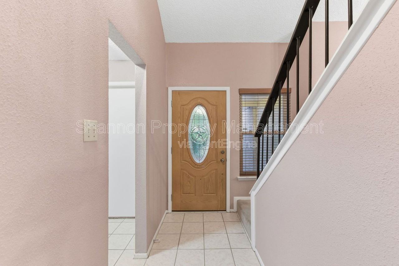 8819 Kindlewood Dr - Photo 5 of 35