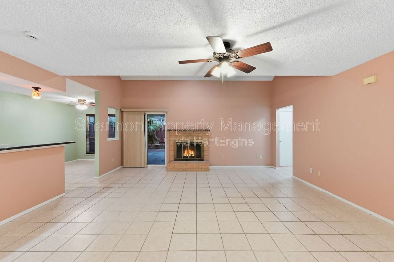 8819 Kindlewood Dr - Photo 6 of 35