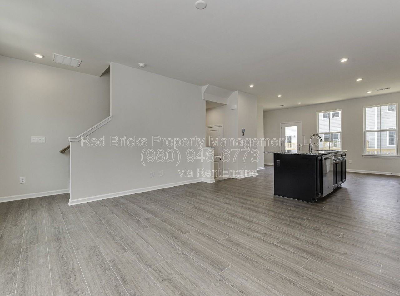 1011 Ketchum Ct - Photo 7 of 34