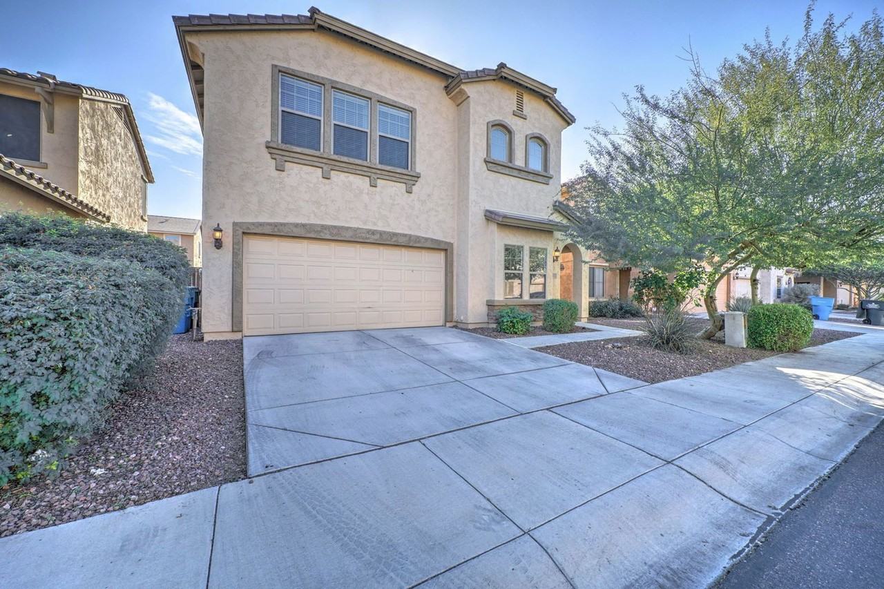 2143 W Marconi Ave - Photo 2 of 39