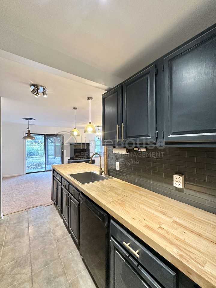 4611 Fern Oak Ct - Photo 7 of 26