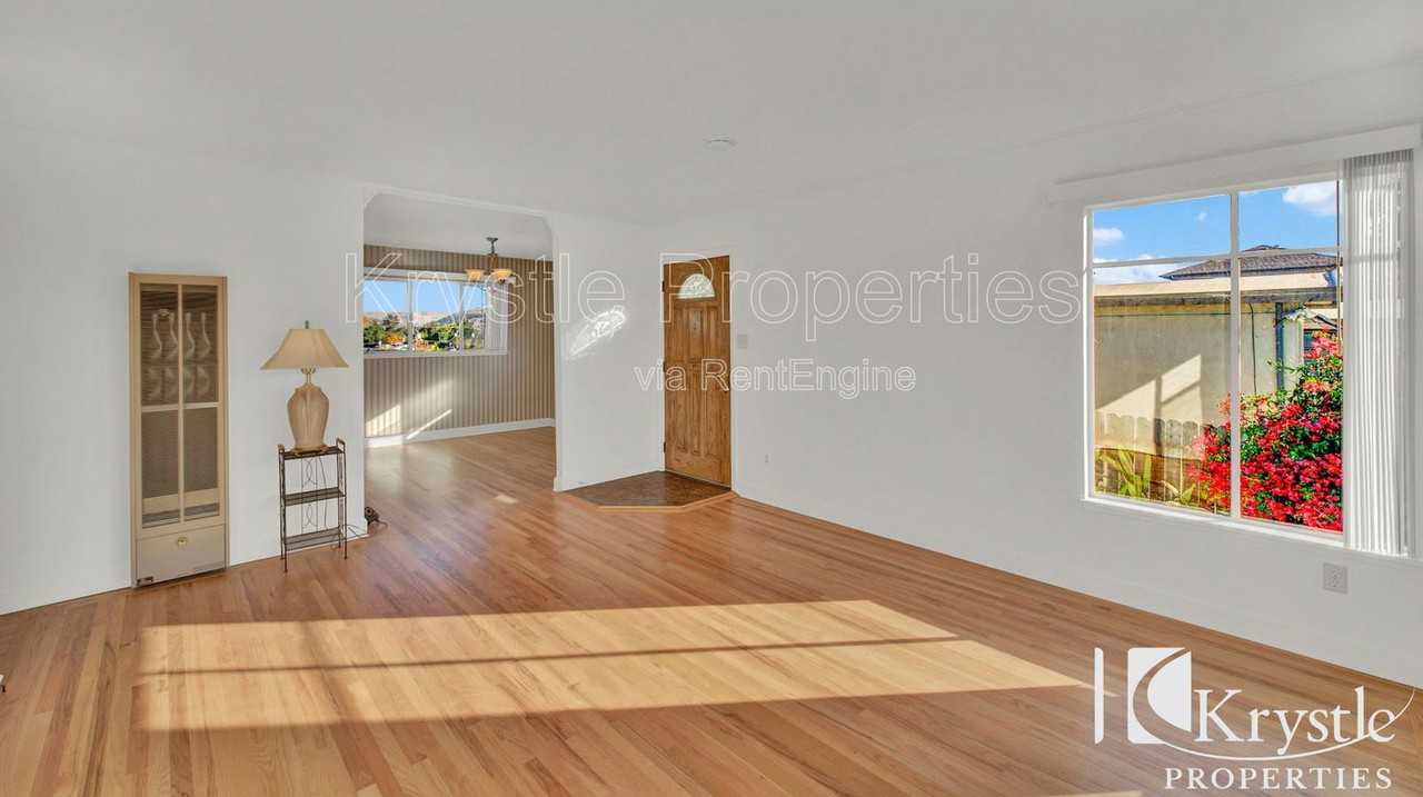 1512 Sereno Dr - Photo 3 of 22