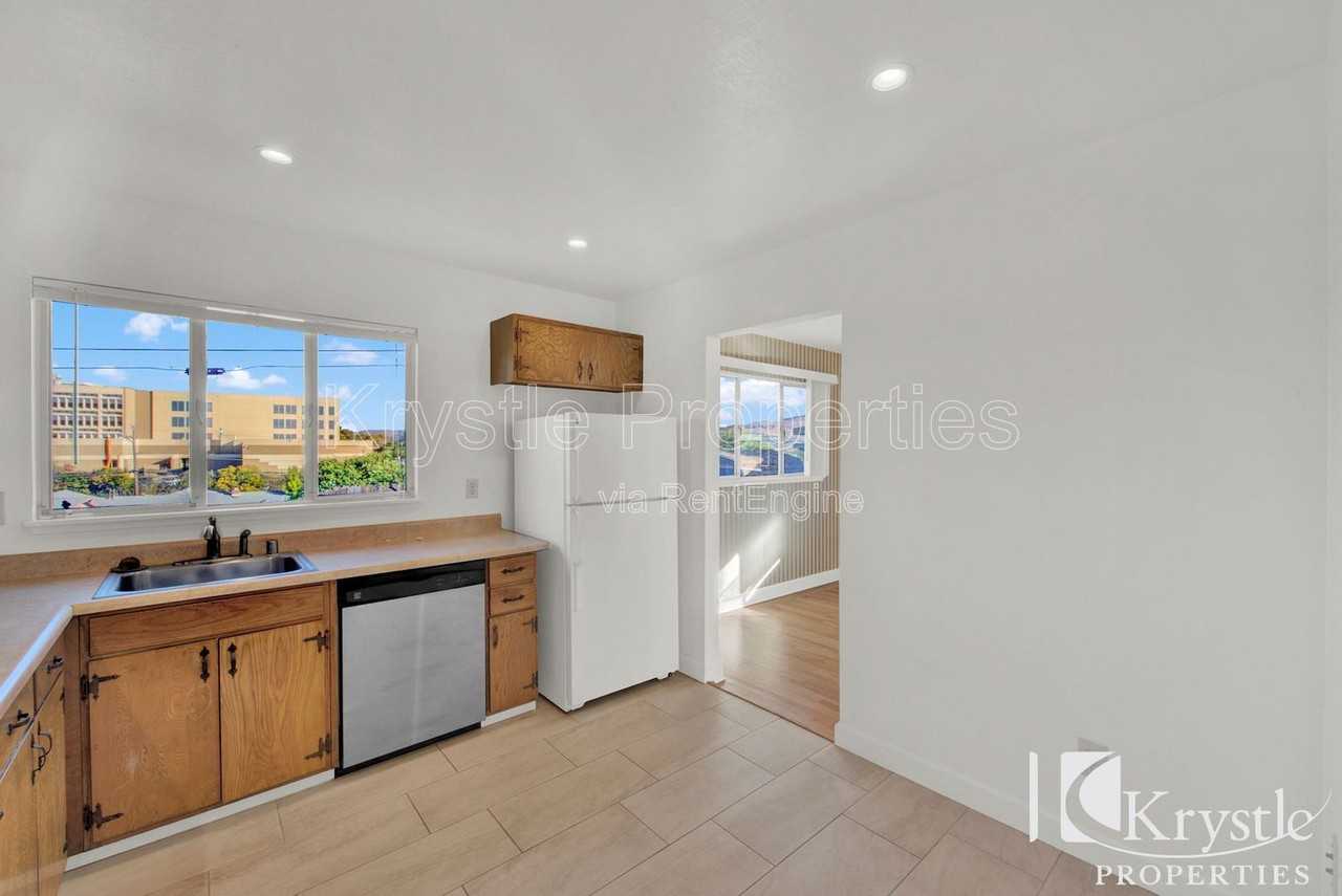 1512 Sereno Dr - Photo 6 of 22