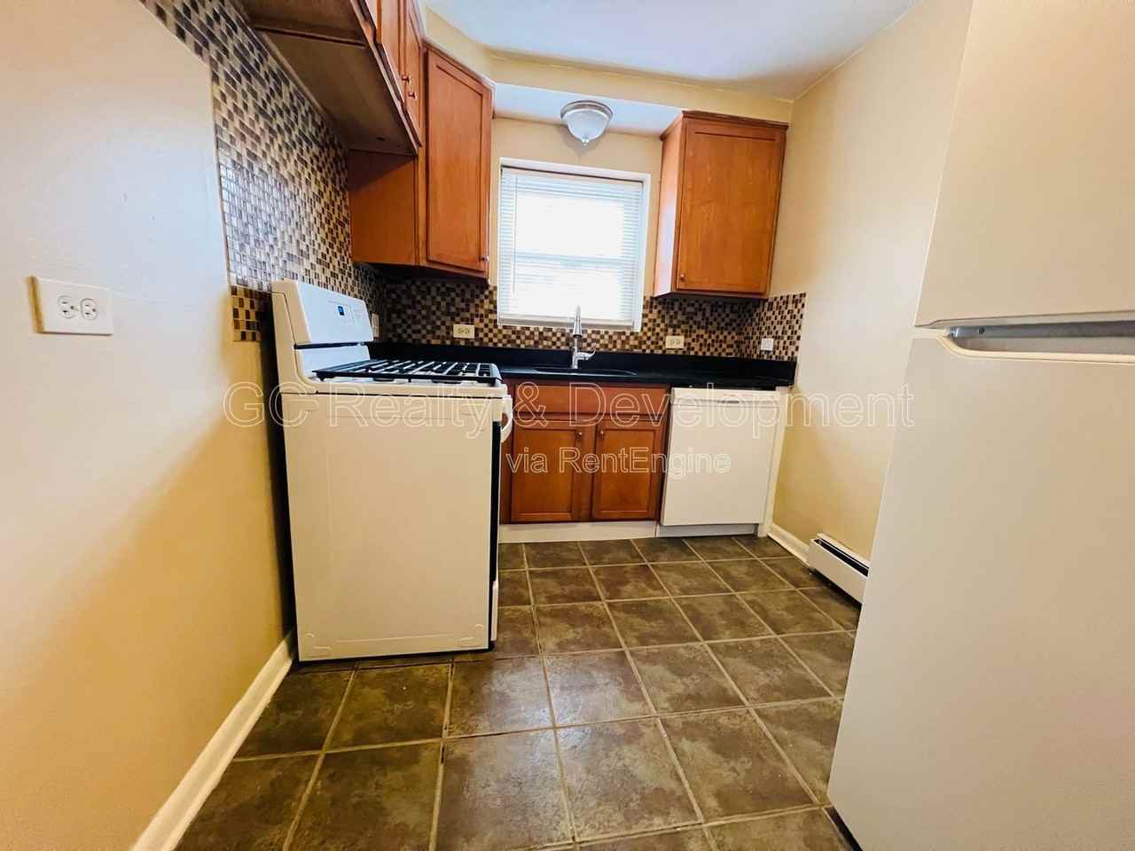 1711 W Estes Ave #1S - Photo 3 of 17