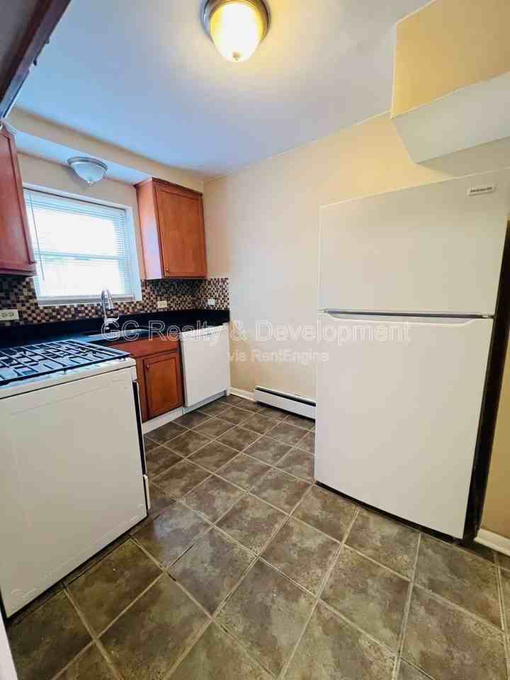 1711 W Estes Ave #1S - Photo 5 of 17