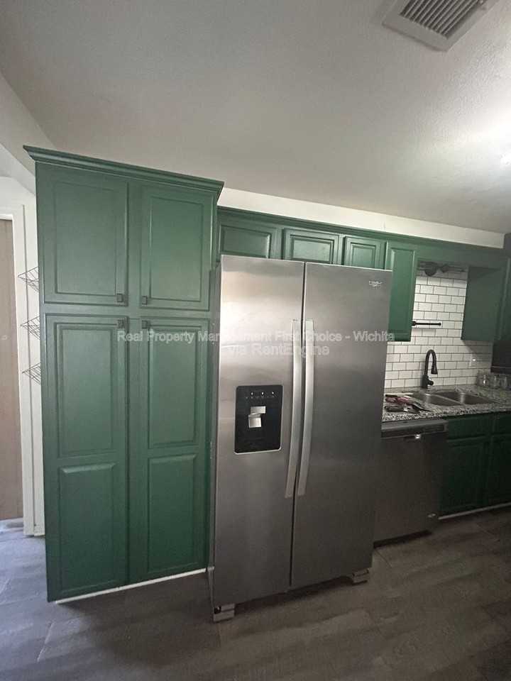 200 S Lamar Ave - Photo 6 of 10