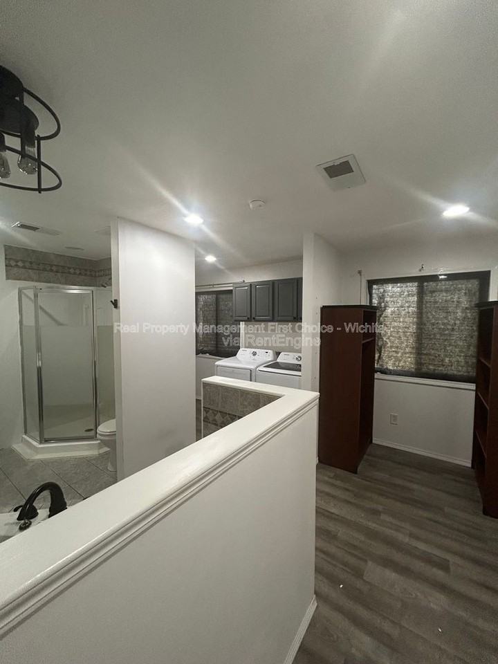 200 S Lamar Ave - Photo 7 of 10