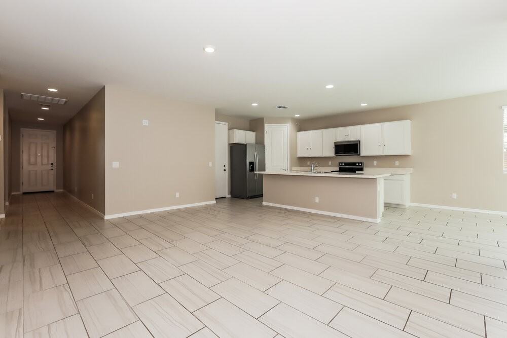 9259 E Static Ave - Photo 5 of 16