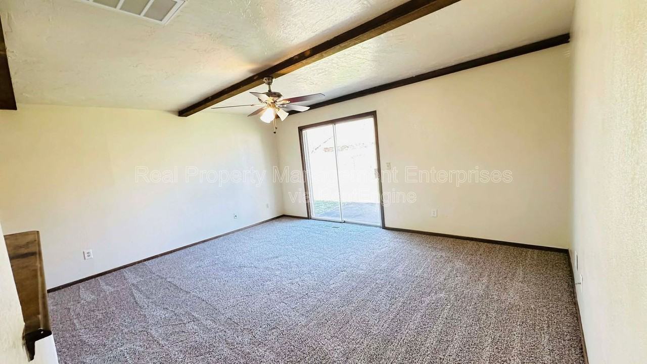 4816 S Fairmont Ave - Photo 2 of 19