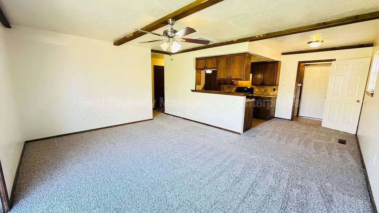 4816 S Fairmont Ave - Photo 5 of 19