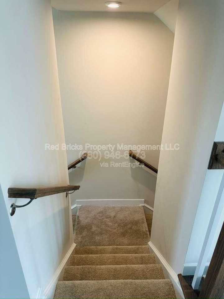 9902 Oaklawn Blvd Nw - Photo 4 of 28