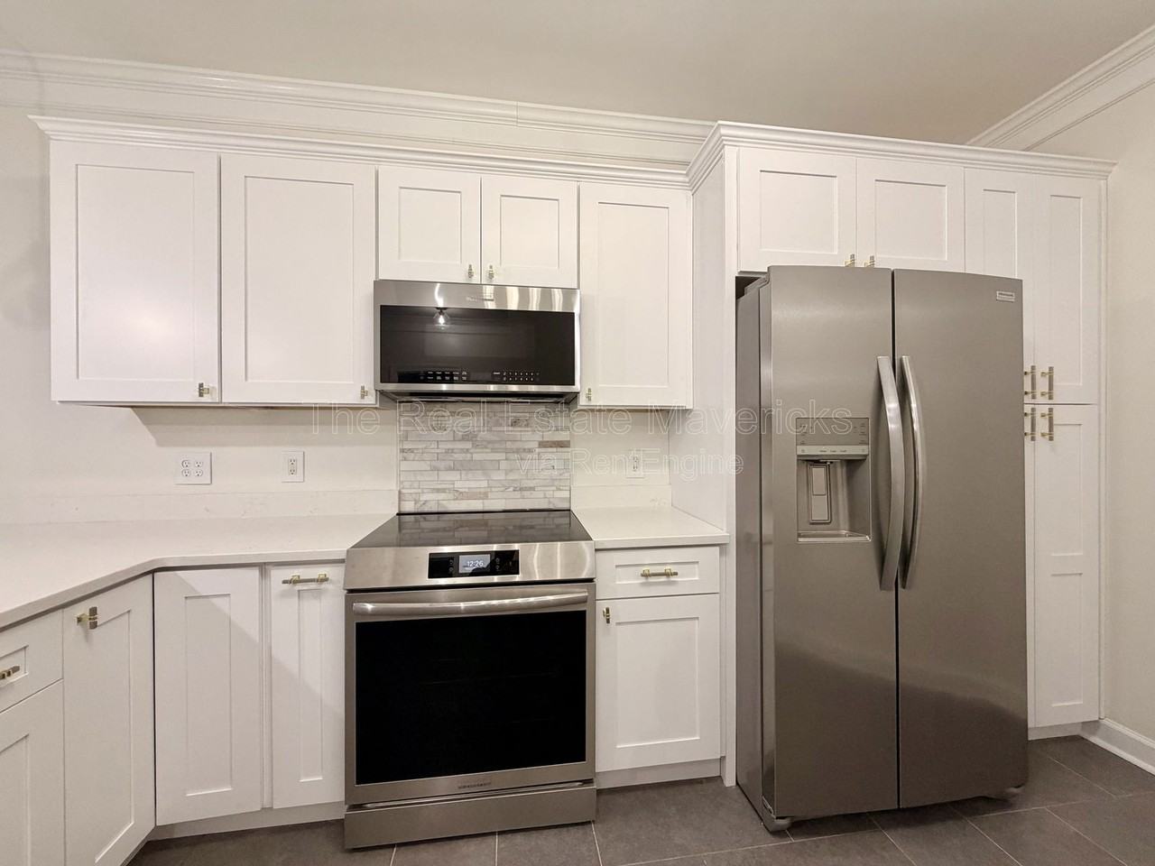 3190 Waterfront Dr #1 - Photo 4 of 25