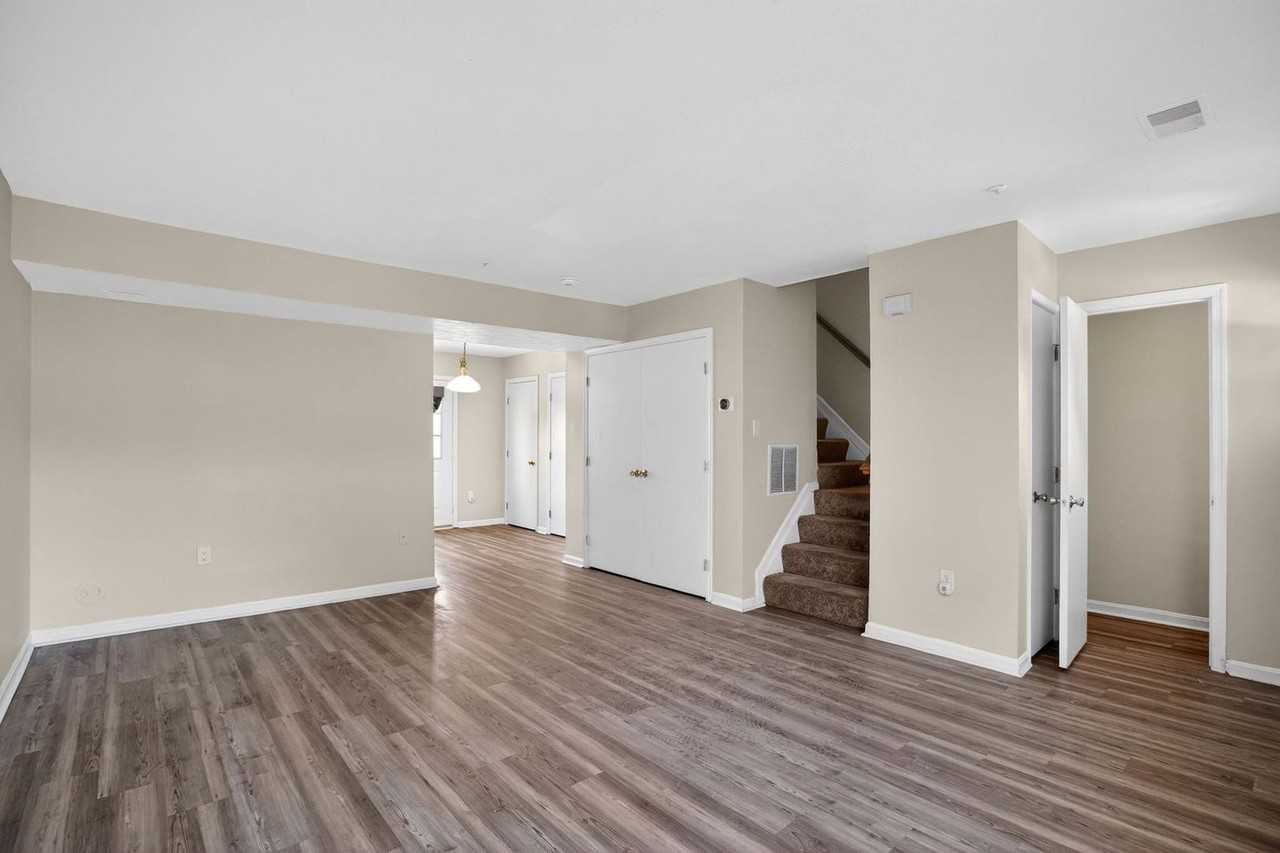 46095 Maria Way - Photo 2 of 15