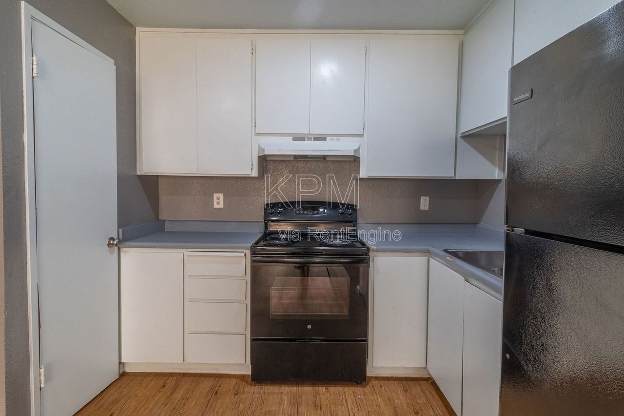 3939 N Pershing Ave #32 - Photo 5 of 14