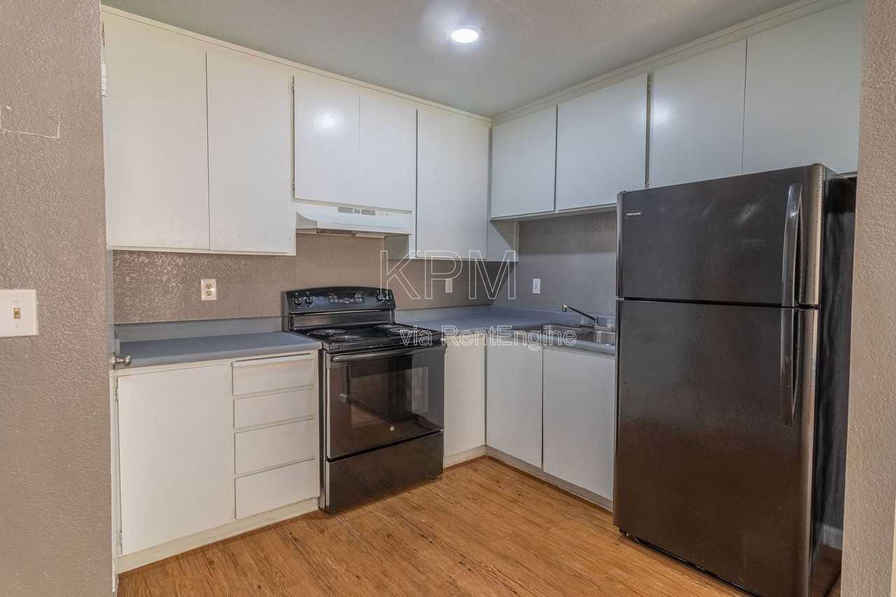 3939 N Pershing Ave #32 - Photo 6 of 14