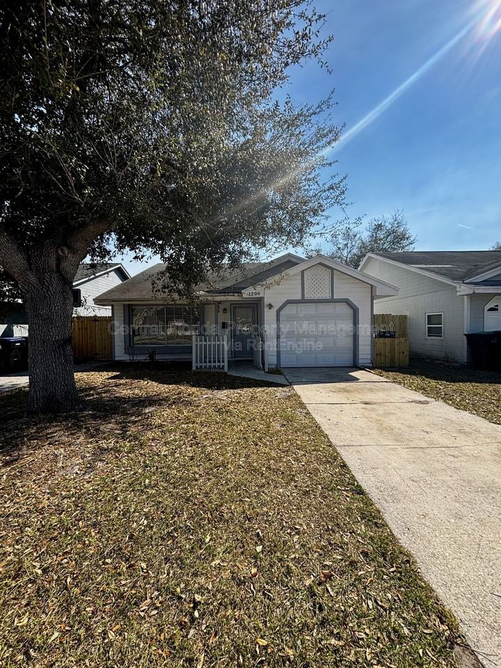 1209 Roma Ct - Photo 2 of 23