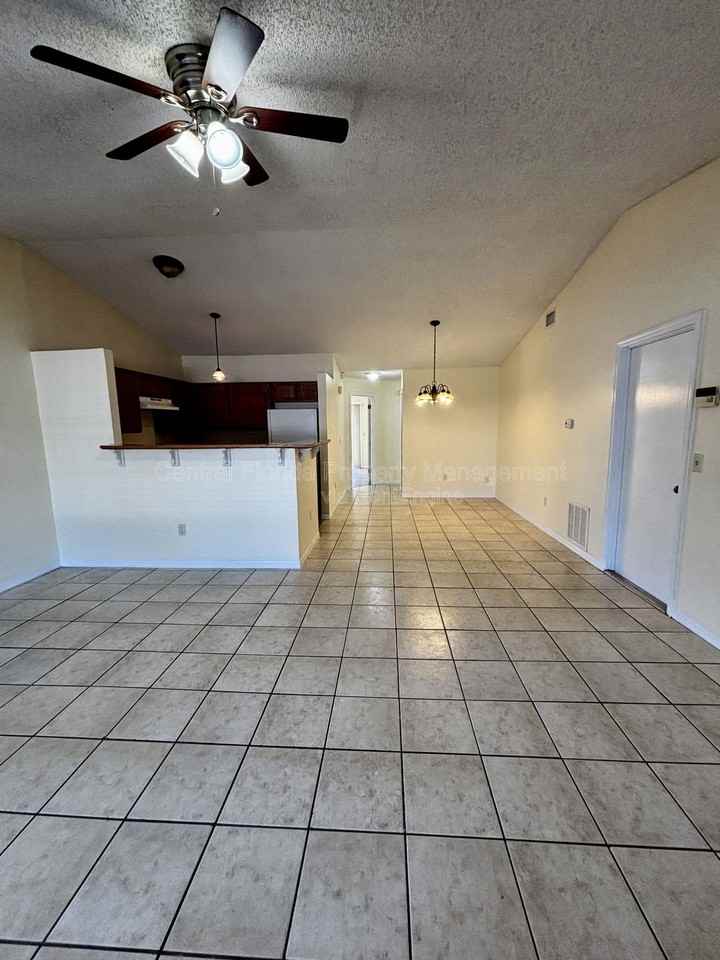 1209 Roma Ct - Photo 4 of 23