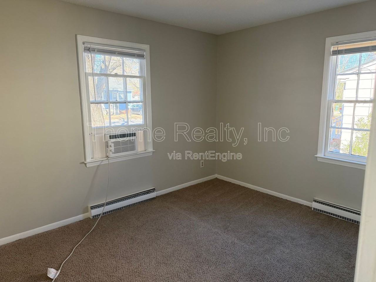 1401 Dogwood Ave - Photo 5 of 15