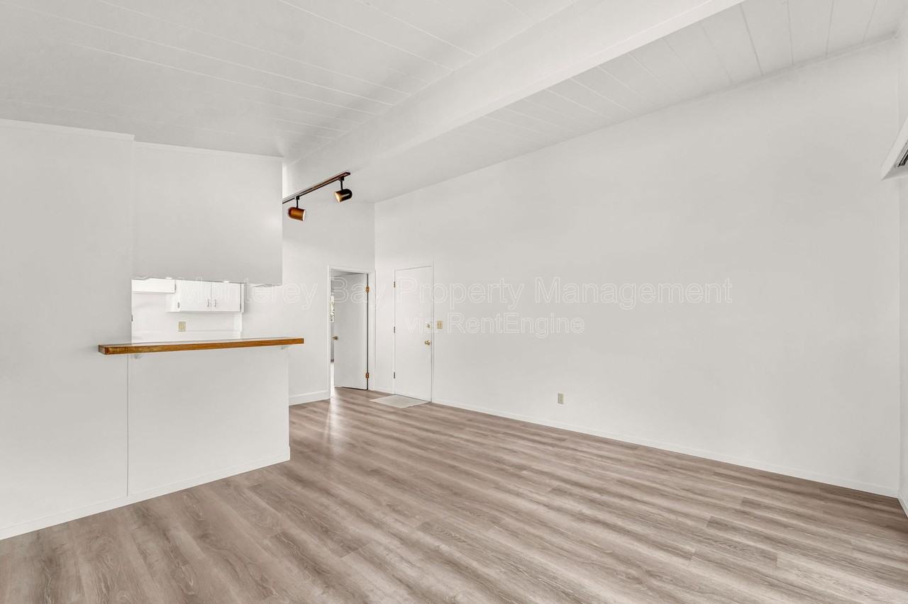 215 Willow St #A - Photo 5 of 24