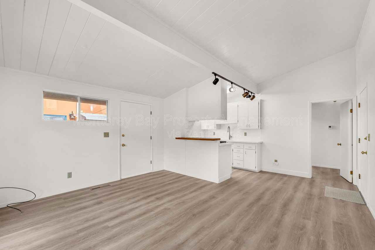 215 Willow St #A - Photo 6 of 24