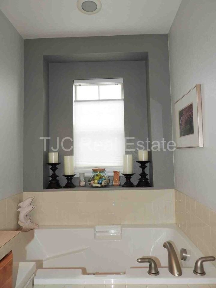 8410 E 29th Ave - Photo 3 of 22