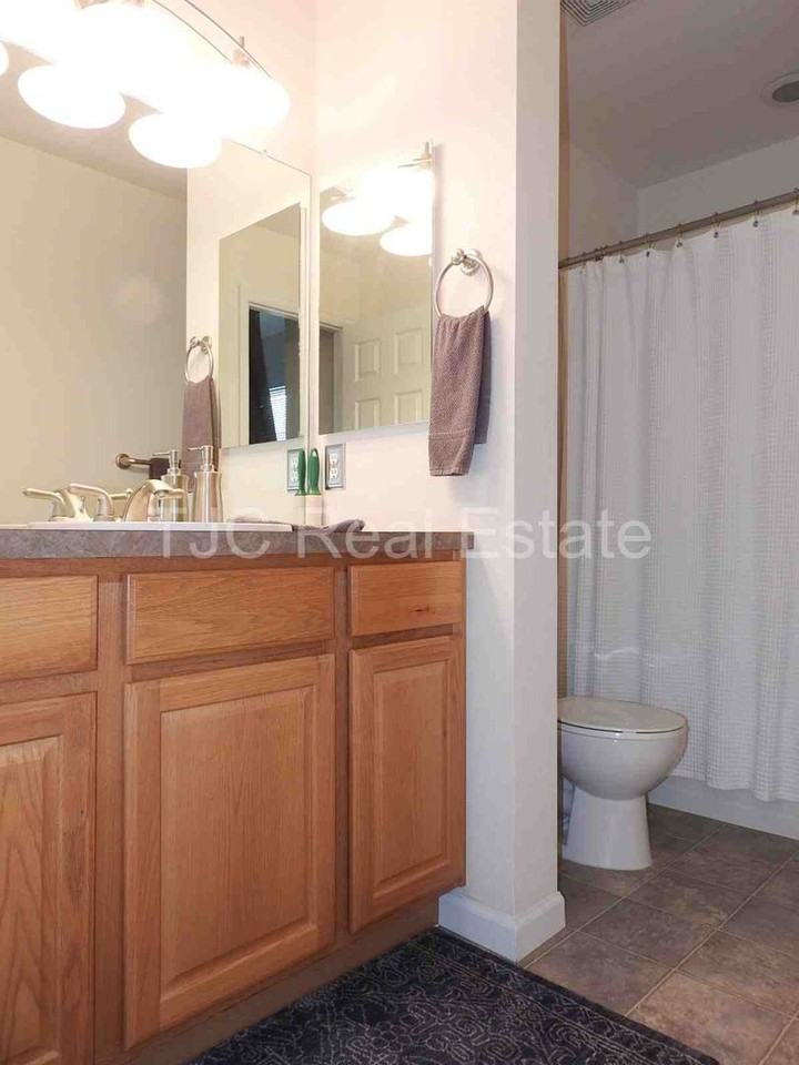 8410 E 29th Ave - Photo 5 of 22