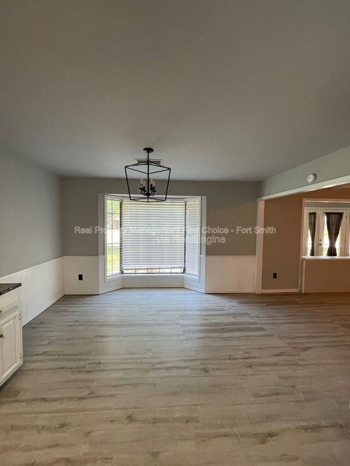 8801 Meandering Way - Photo 6 of 22