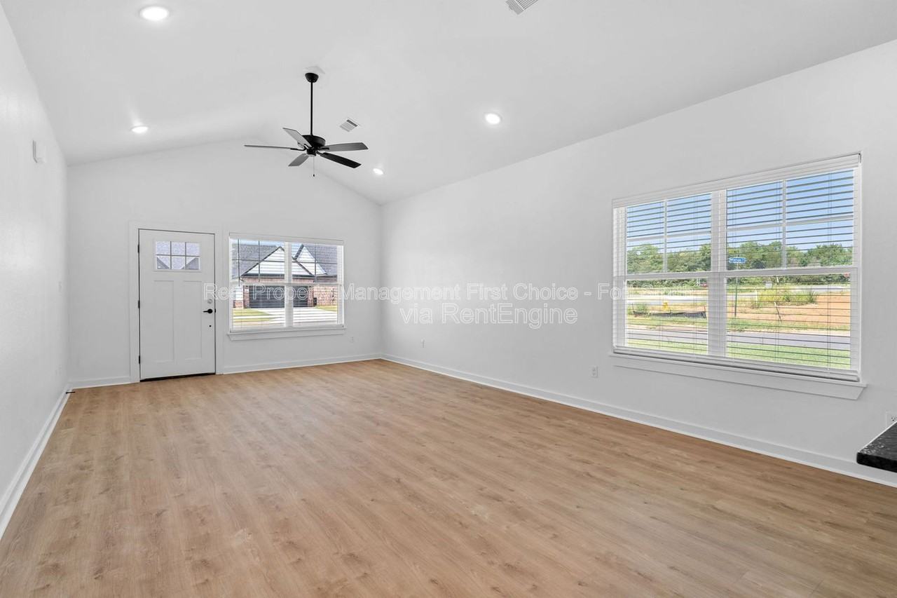 8705 Cantera Dr #B - Photo 3 of 24