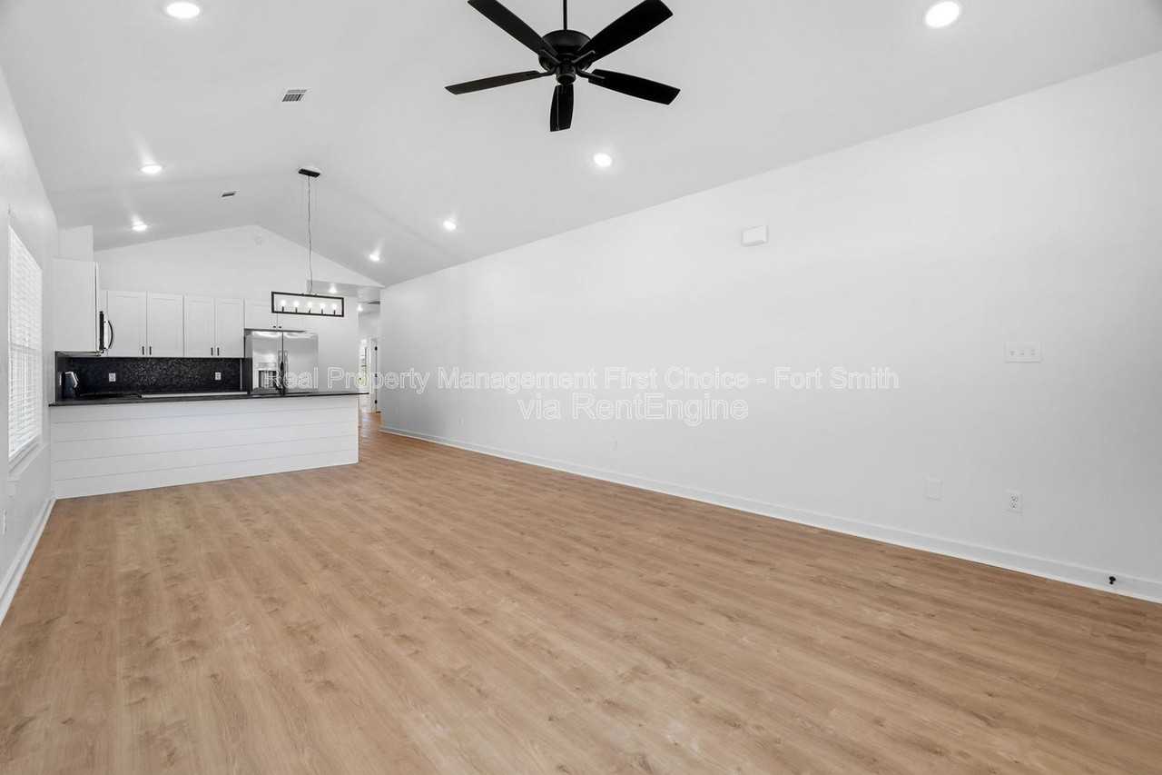 8705 Cantera Dr #B - Photo 5 of 24