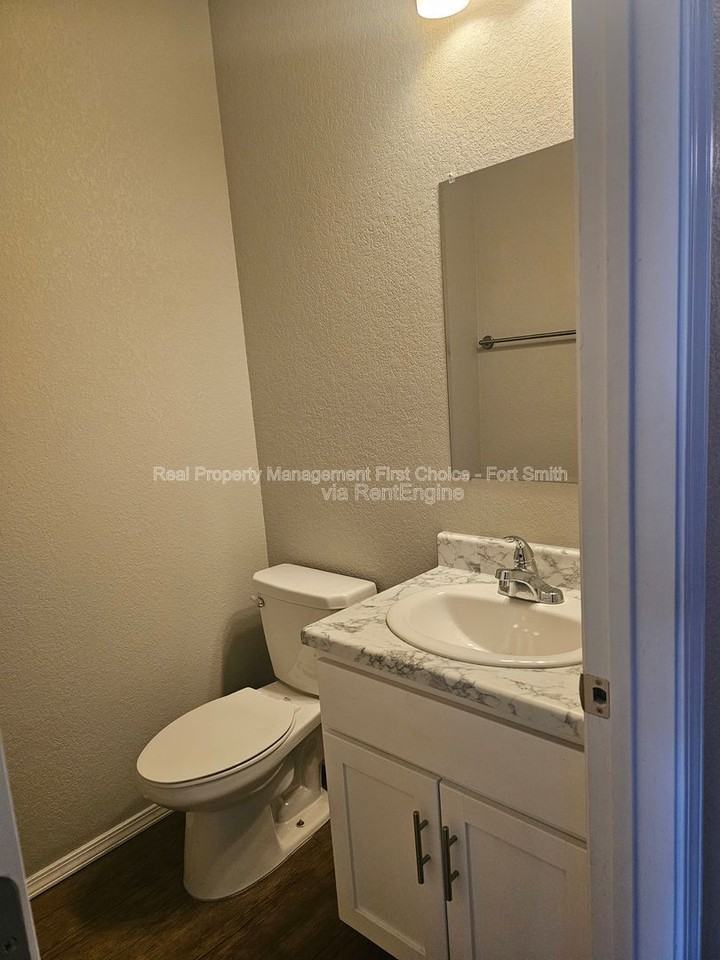 2100 Ingalls Ln #C - Photo 4 of 21