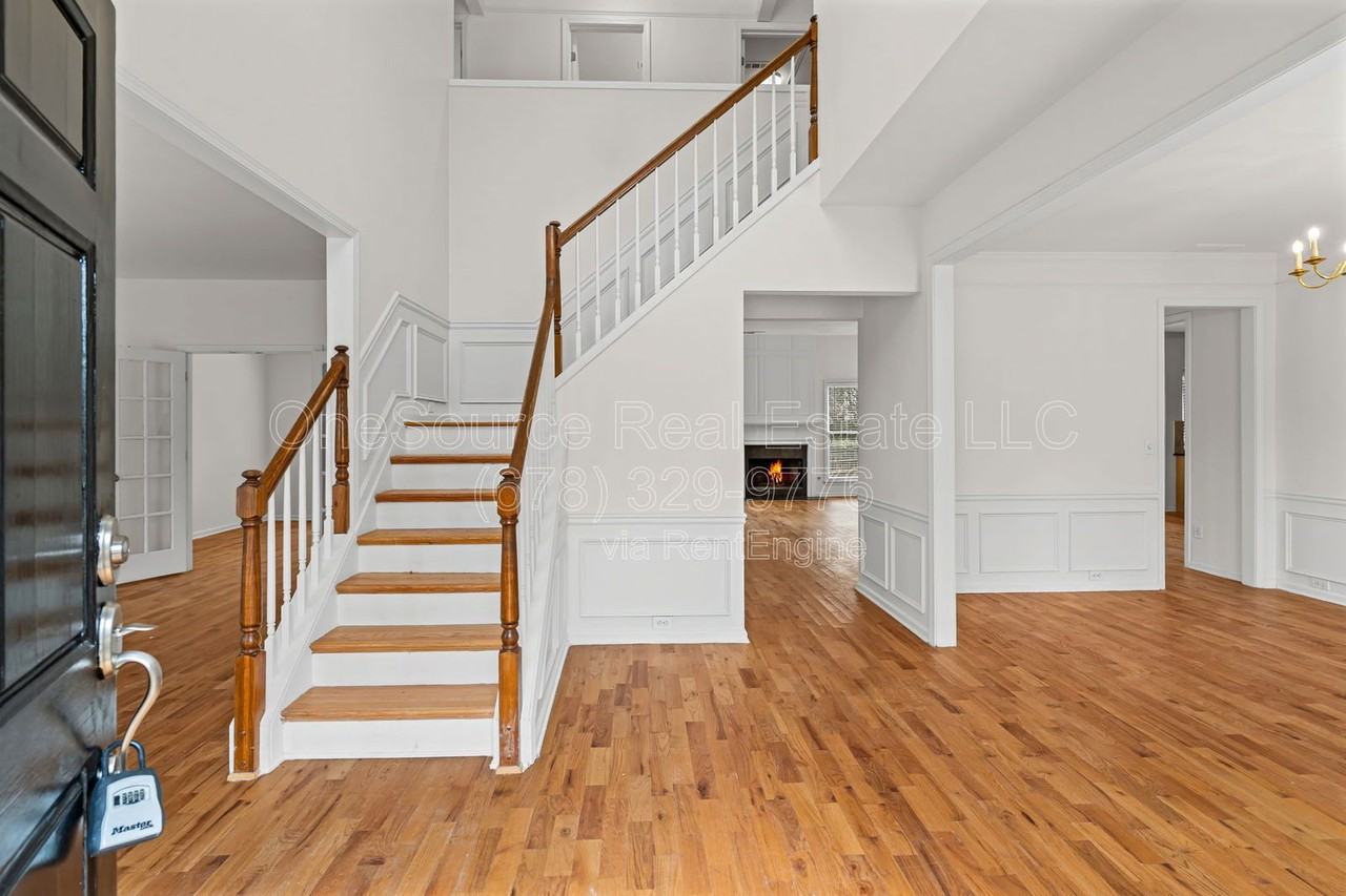 7230 Cloverhurst Ct - Photo 7 of 44