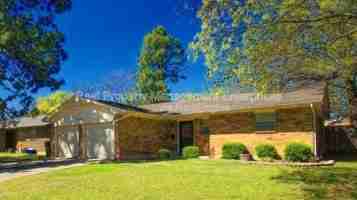 featured image of 1325 E Brooks St