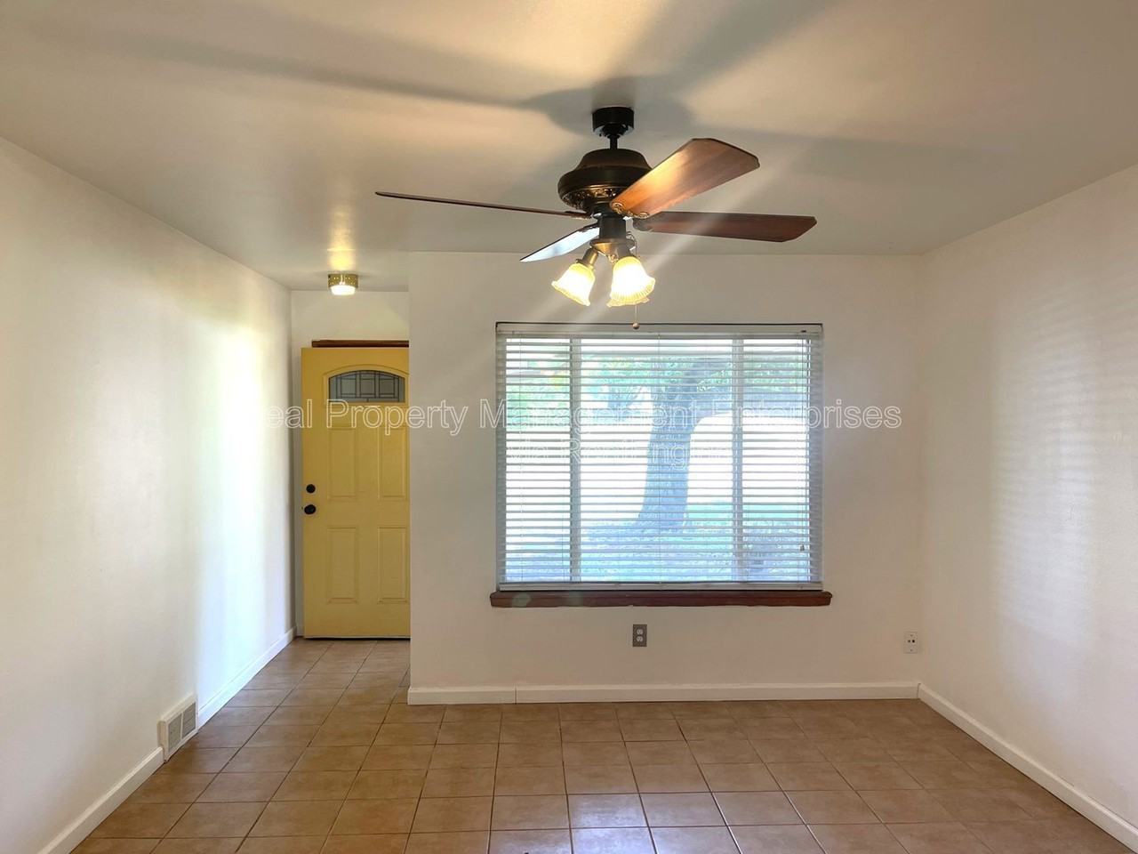 1817 Hardy Dr - Photo 5 of 24