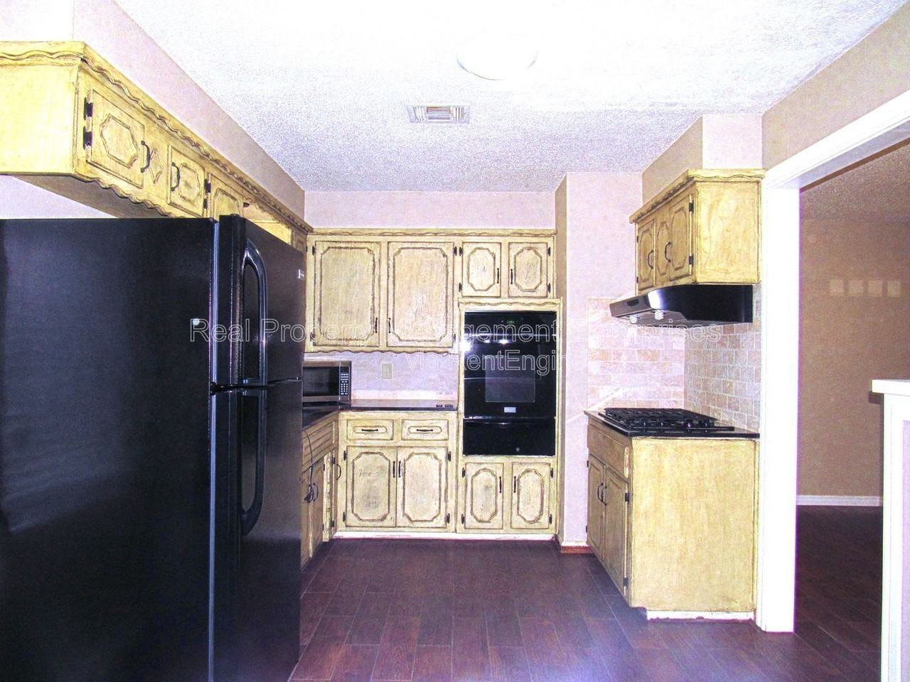 701 Nw 2nd St - Photo 6 of 19