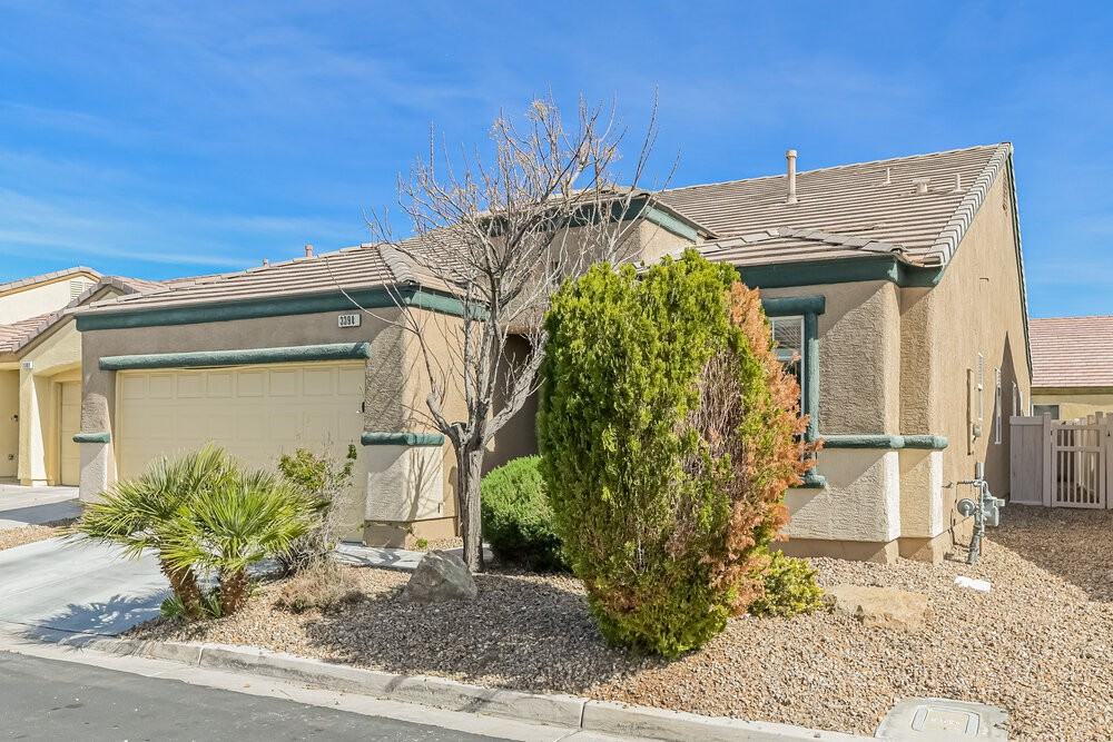 3394 Wasatch Cedars St - Photo 3 of 16