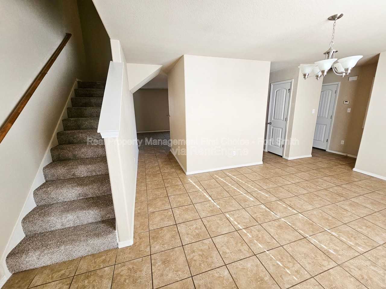 605 Torrington Way - Photo 6 of 25