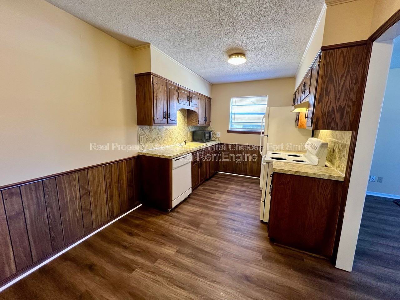 1112 Tancred St - Photo 3 of 11