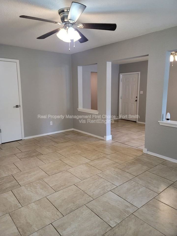 1028 Chitwood St - Photo 2 of 16