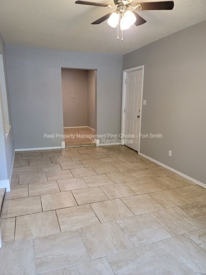 1028 Chitwood St - Photo 3 of 16