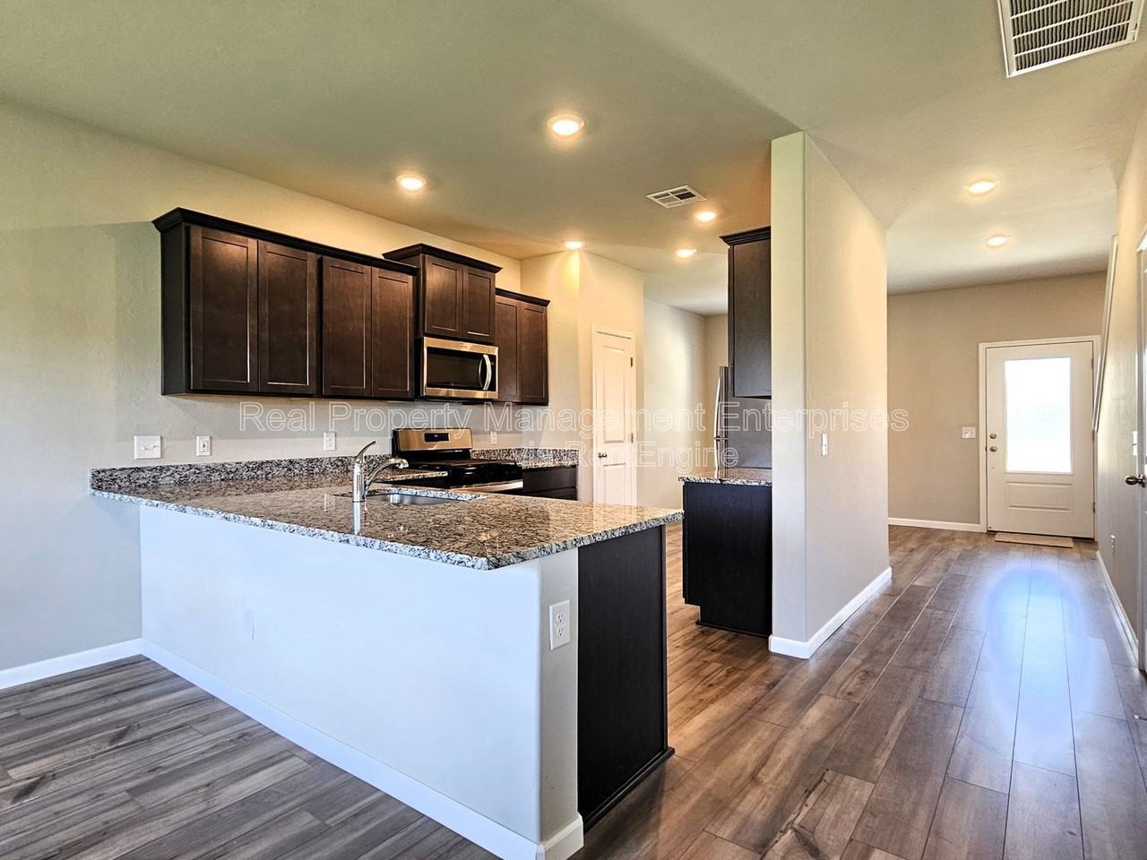 1616 Amaranth Ln - Photo 7 of 43