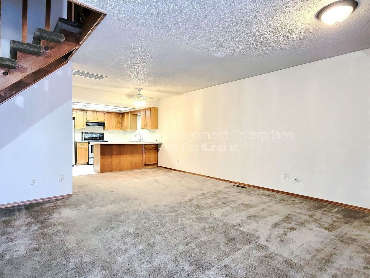 14011 Fairhill Ave - Photo 4 of 24