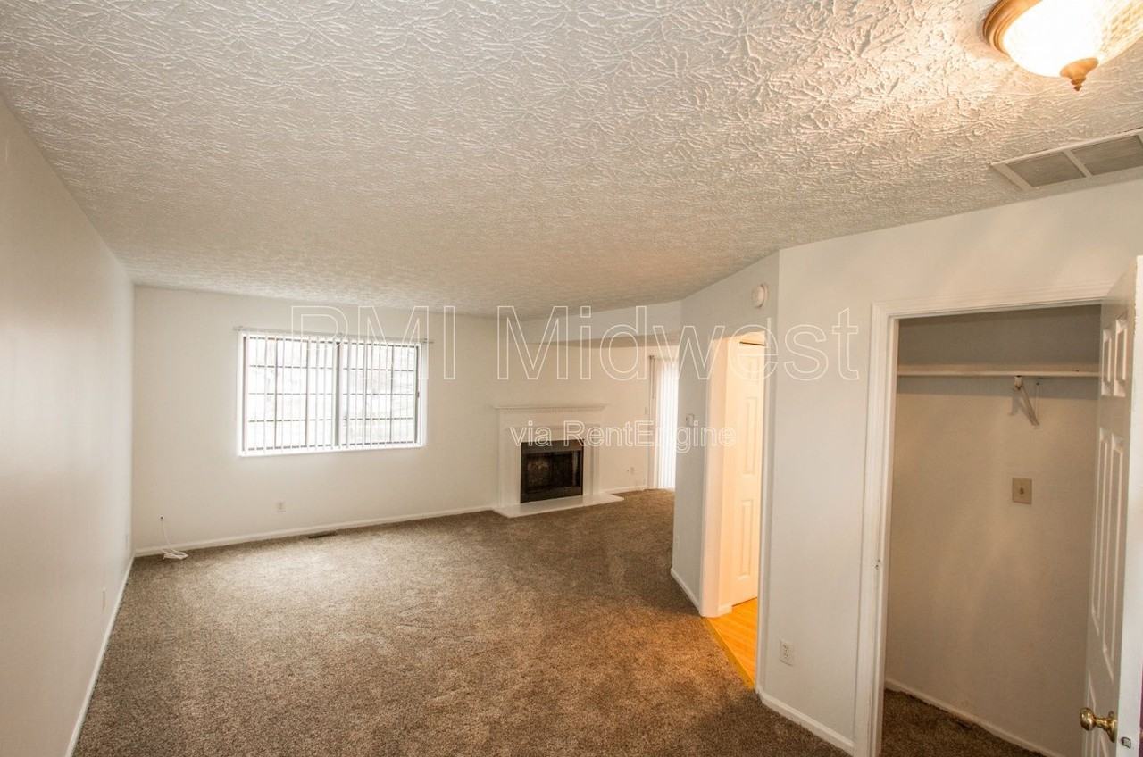 1838 Keystone Lakes Dr - Photo 2 of 30